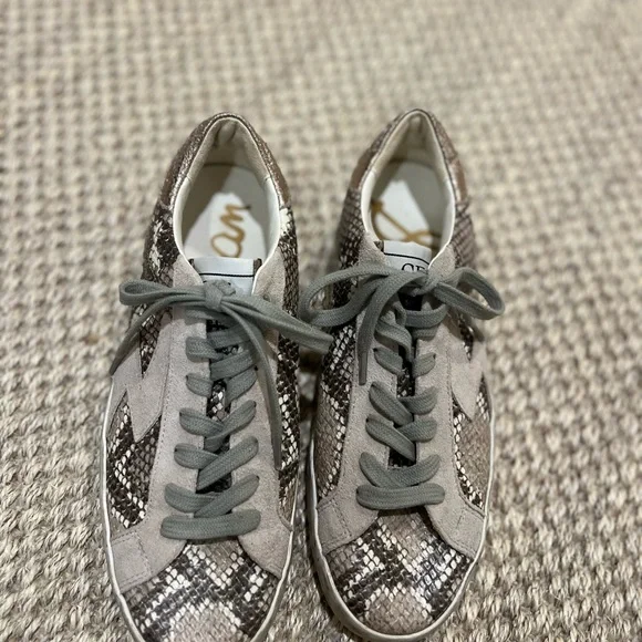 Sam Edelman Snakeskin Sneakers with Gray Laces size 6.5 - Picture 2 of 5